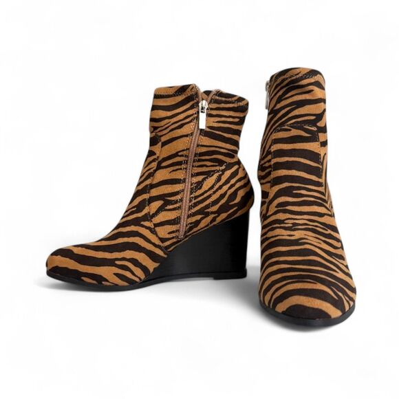 Journee Hepburn Tiger Print Bootie, NEW! Size 8.5 - Picture 5 of 10